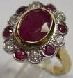 Bague deux ors sertie d'un rubis de taille ovale de 2,55 carats dans
