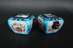 Manufacture Jules VIEILLARD, Bordeaux, paire de petits vases en faience