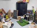 Mobilier de restauration comprenant : 4 tables mange-debout métal