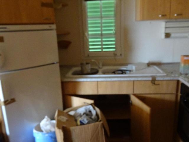 Mobil home 39m² comprenant séjour, 2 chambres, cuisine avec frigo ... Cuisine avec sejour